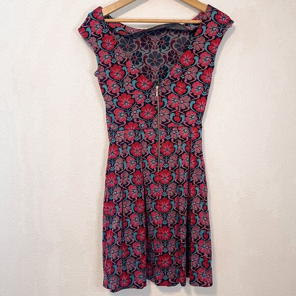 Closet London Floral Embroidered Mini Dress Size 4 - Picture 2 of 10